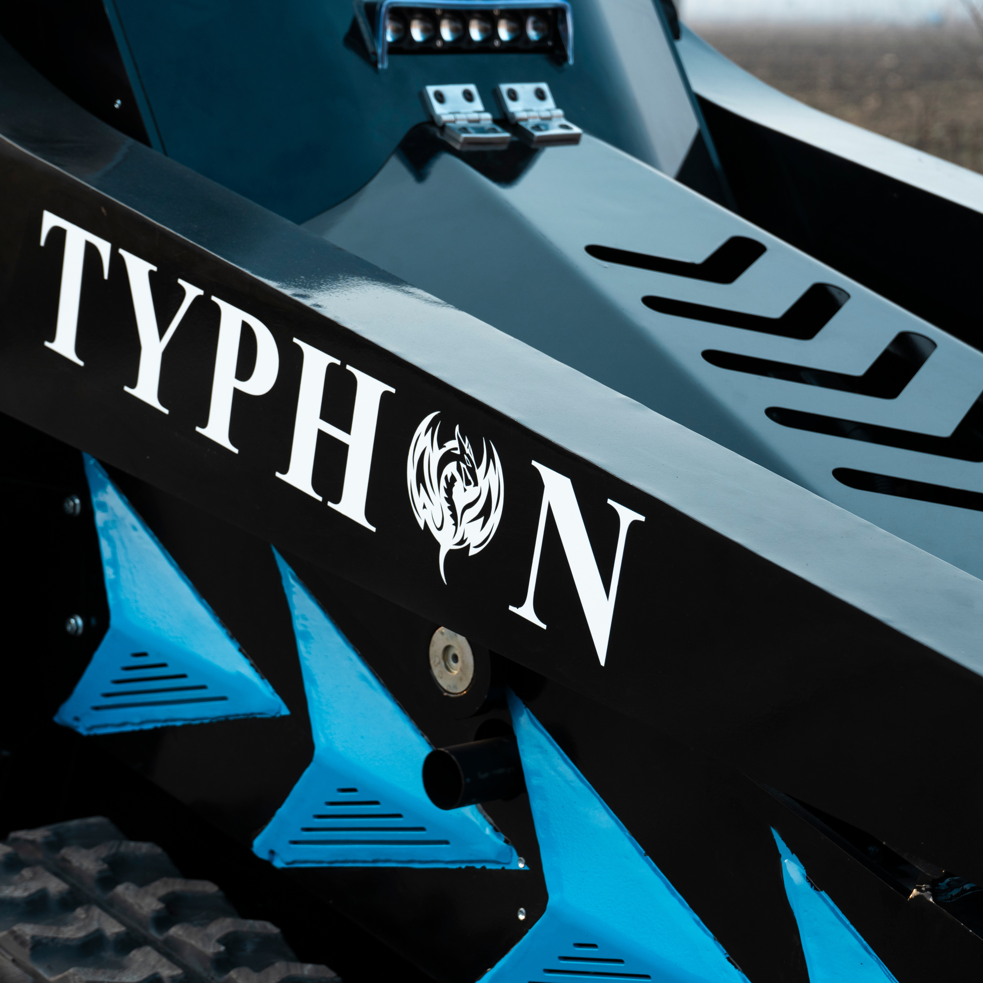 3-Tooth Mini Skid Steer Ripper Attachment – Fits TYPHON STOMP X1300 & STOMP 509