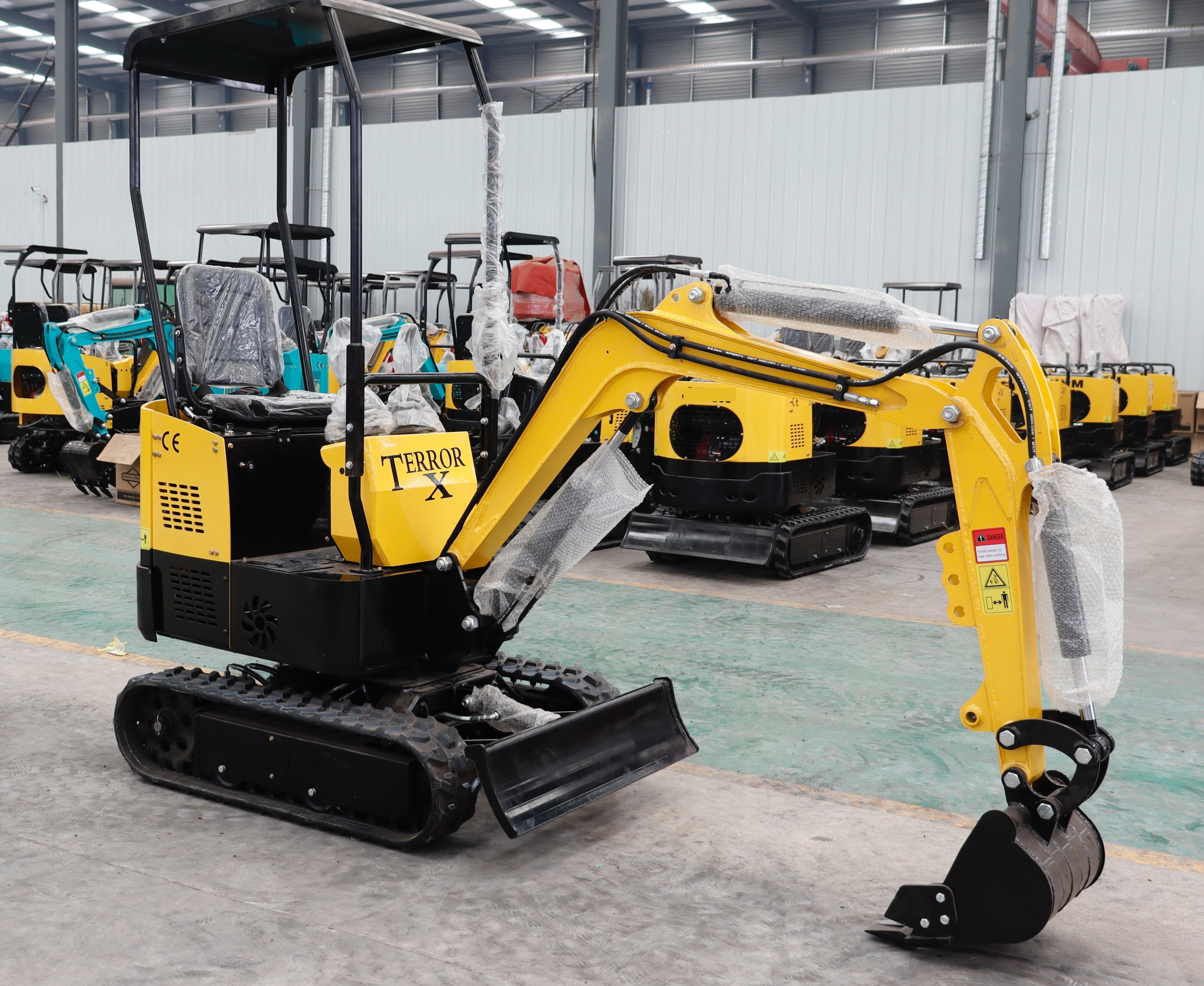 TYPHON TERROR X STORM Mini Excavator – 1 Ton Trench Digger with Canopy, 380mm Wide Bucket