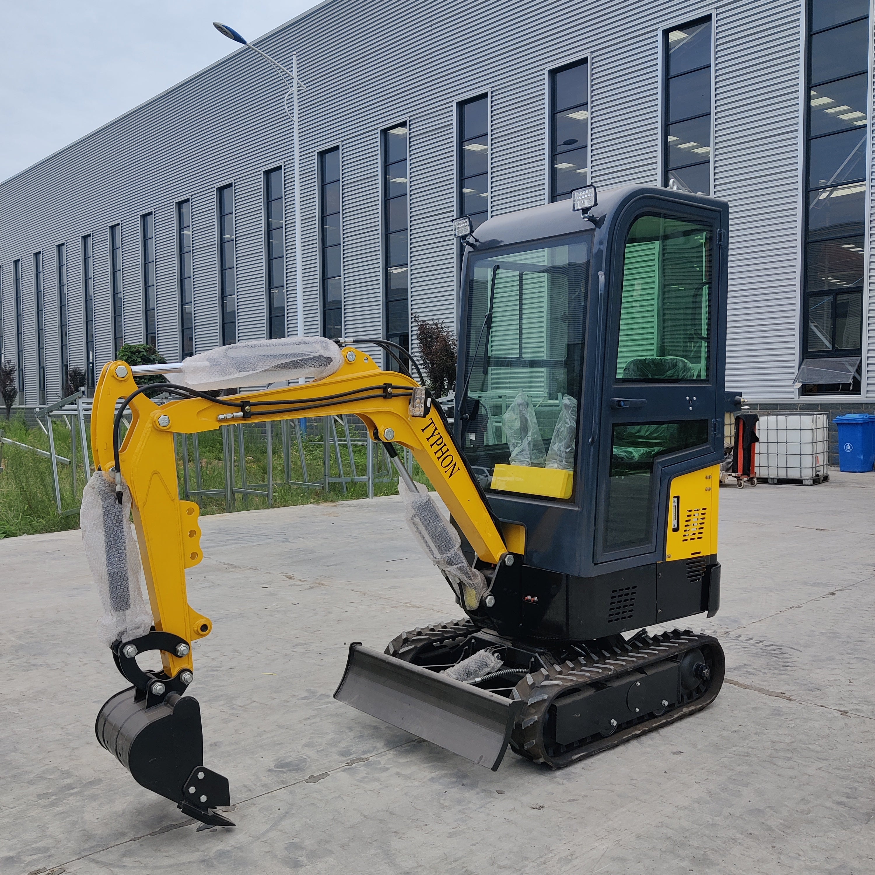 TYPHON Terror X Mini Excavator – 2,500lb Trench Digger with Cabin, 380mm Wide Bucket