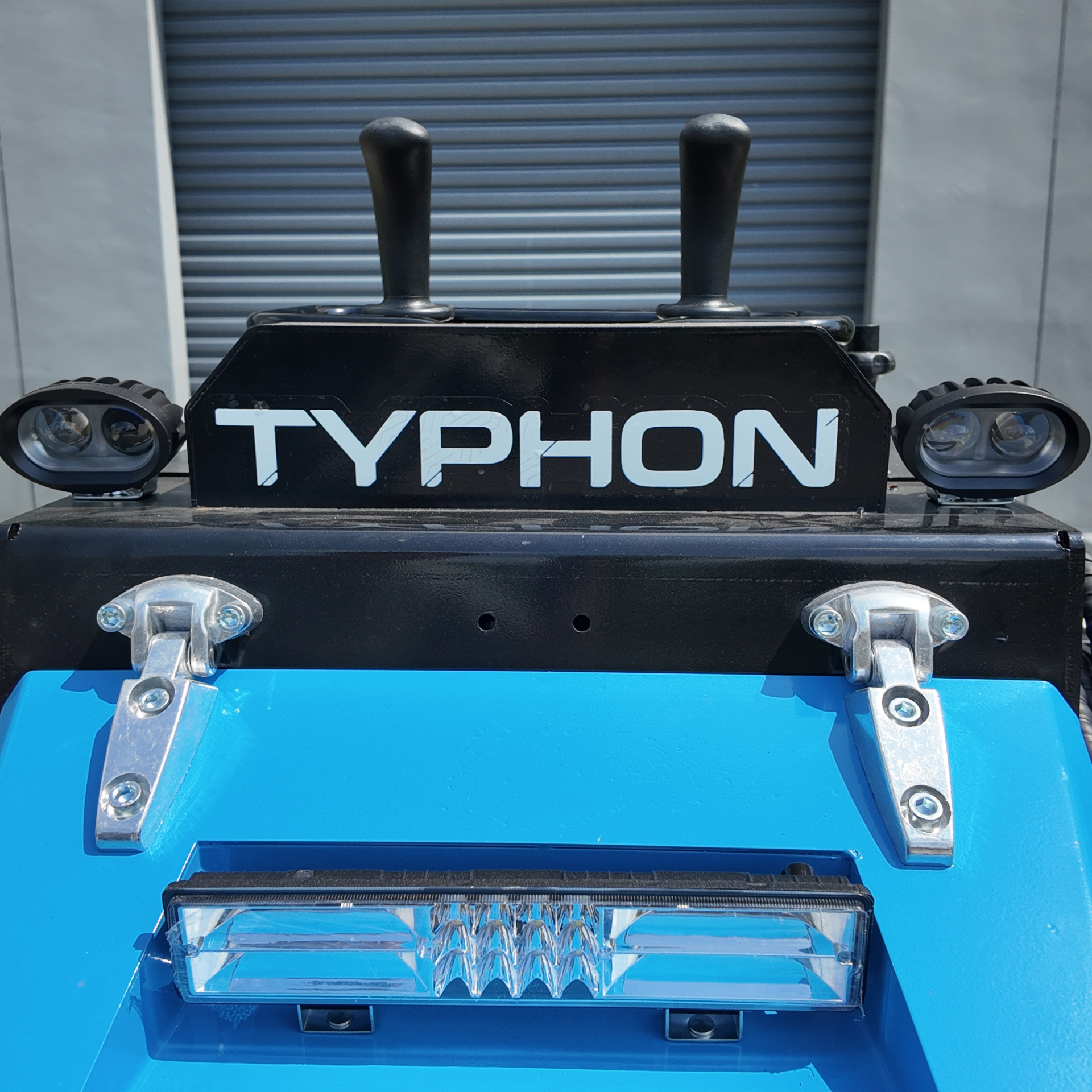 Typhon Stomp V900 25HP Kubota Diesel Mini Track Loader Stand-On Skid Steer EPA/EU Stage V