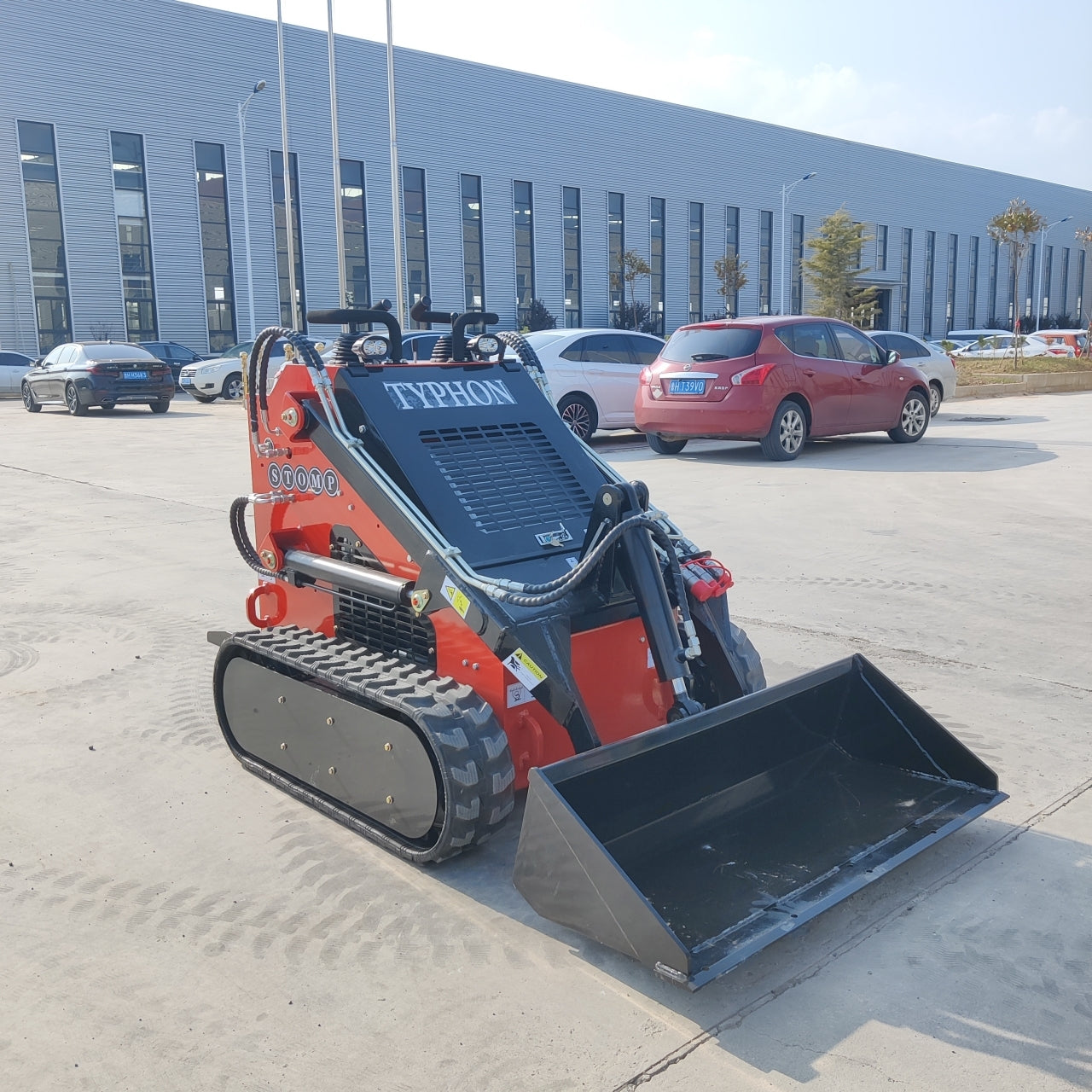 Brand New TYPHON STOMP 1,800lbs Mini Skid Steer 23HP Gas EPA B & S Engine
