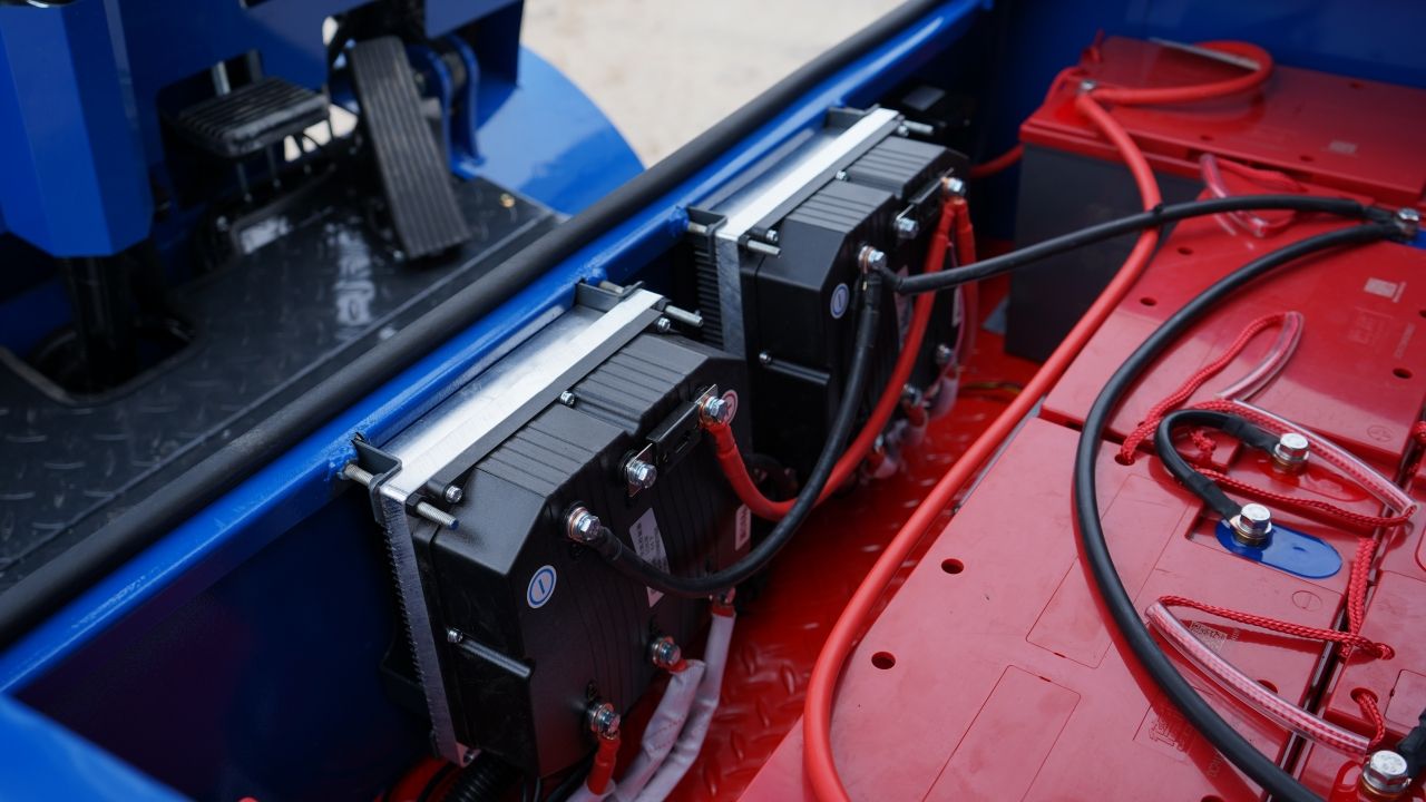 2025 TYPHON VIGOR 3.0 Blue 3 Ton Electric Forklift