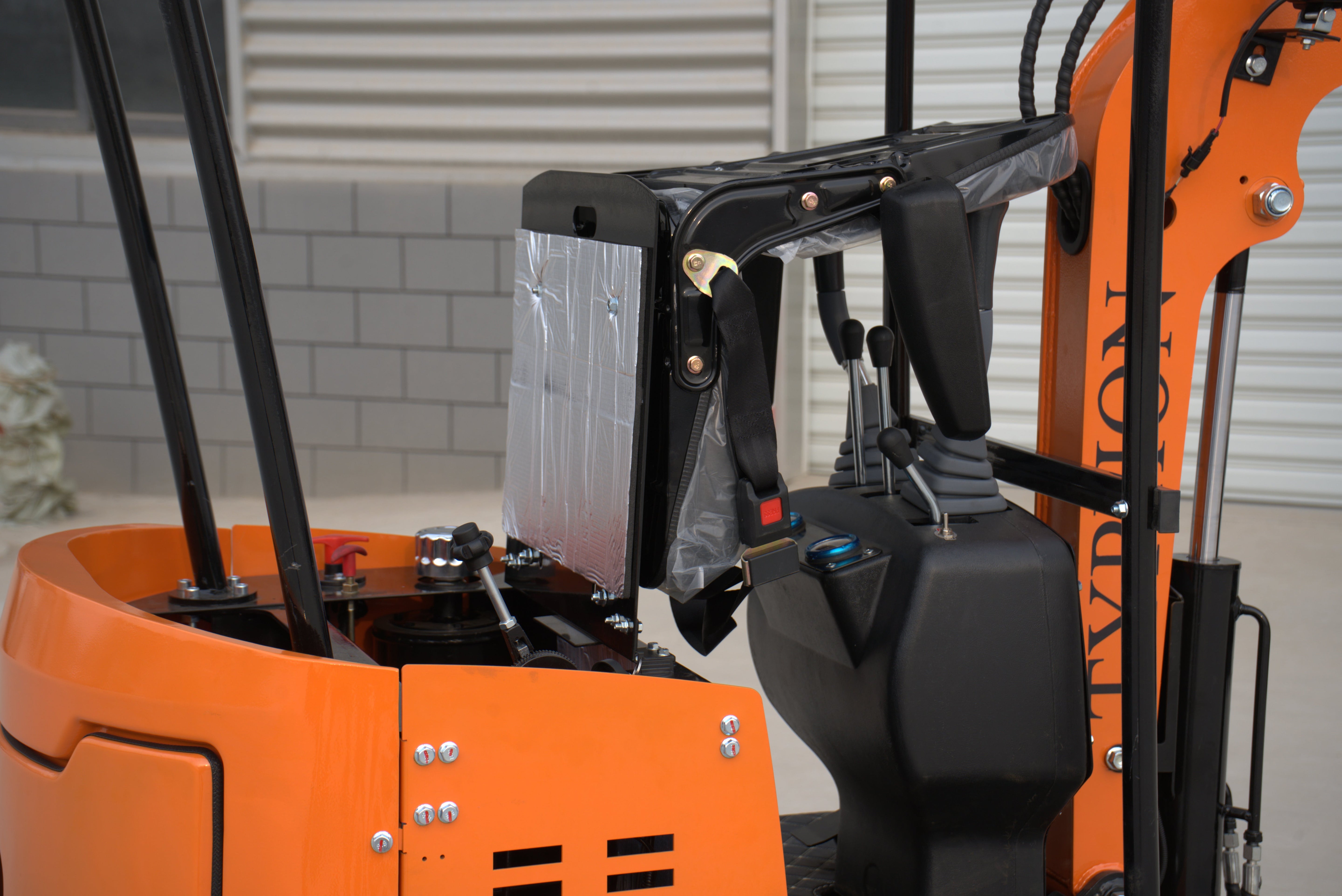 TYPHON TYRANT X 1-Ton Mini Excavator 13.5HP Briggs & Stratton Engine, Hydraulic Thumb Clip, Dozer Blade, 360° Body Swing