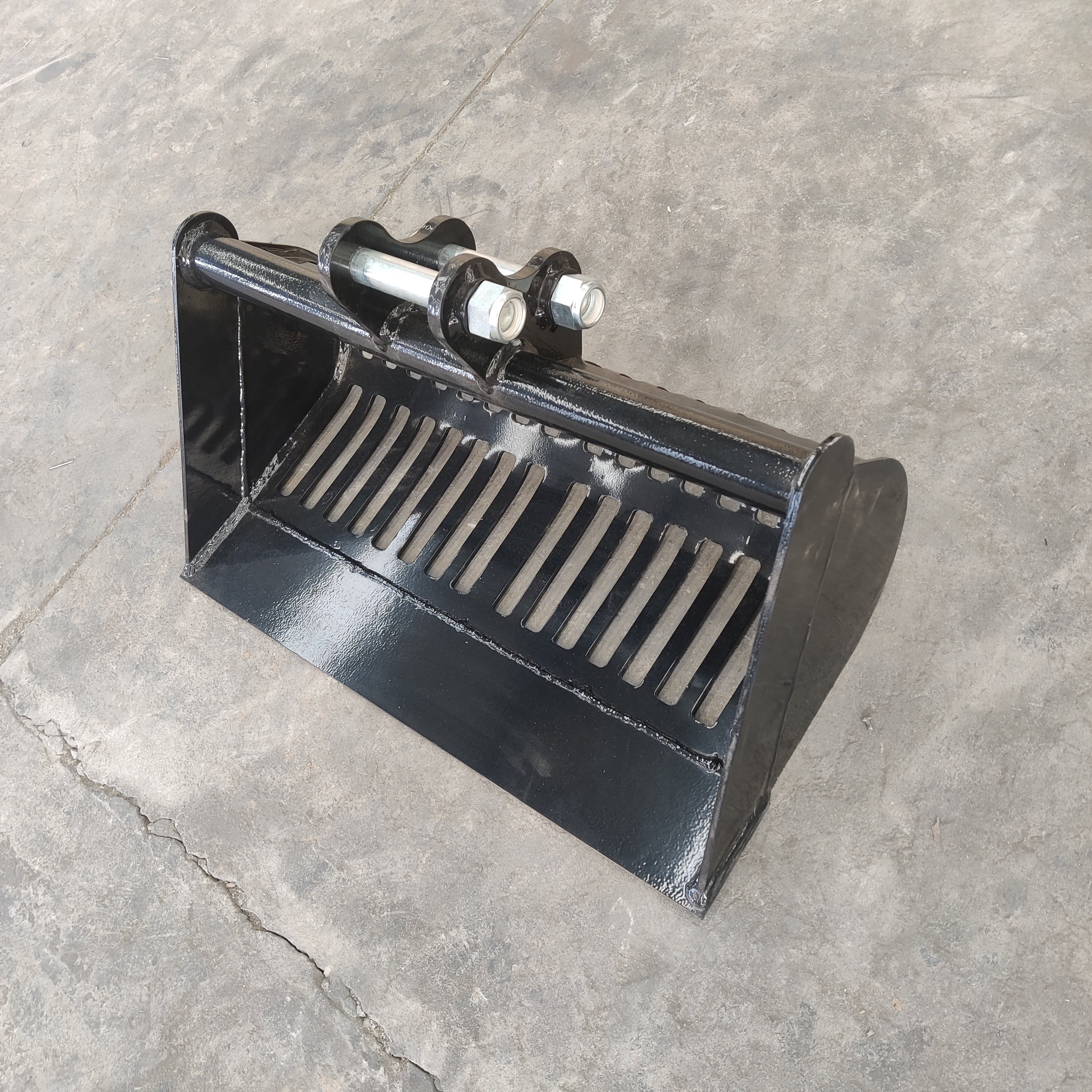 Screening skeleton Bucket: Attachment 600mm for TYPHON Mini Excavators