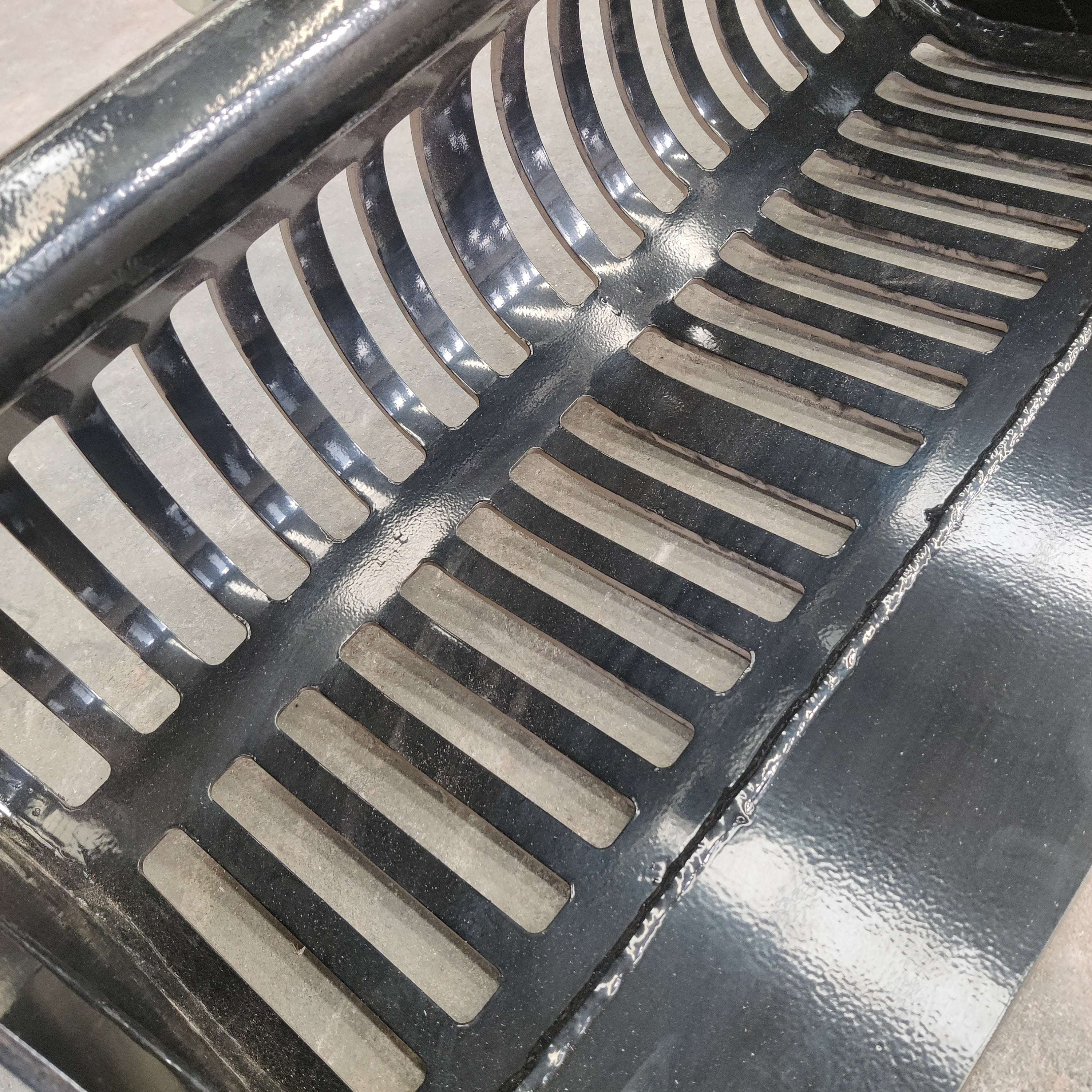 Screening skeleton Bucket: Attachment 600mm for TYPHON Mini Excavators