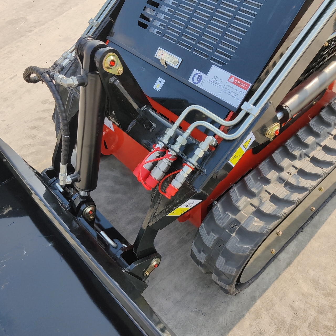 Brand New TYPHON STOMP 1,800lbs Mini Skid Steer 23HP Gas EPA B & S Engine