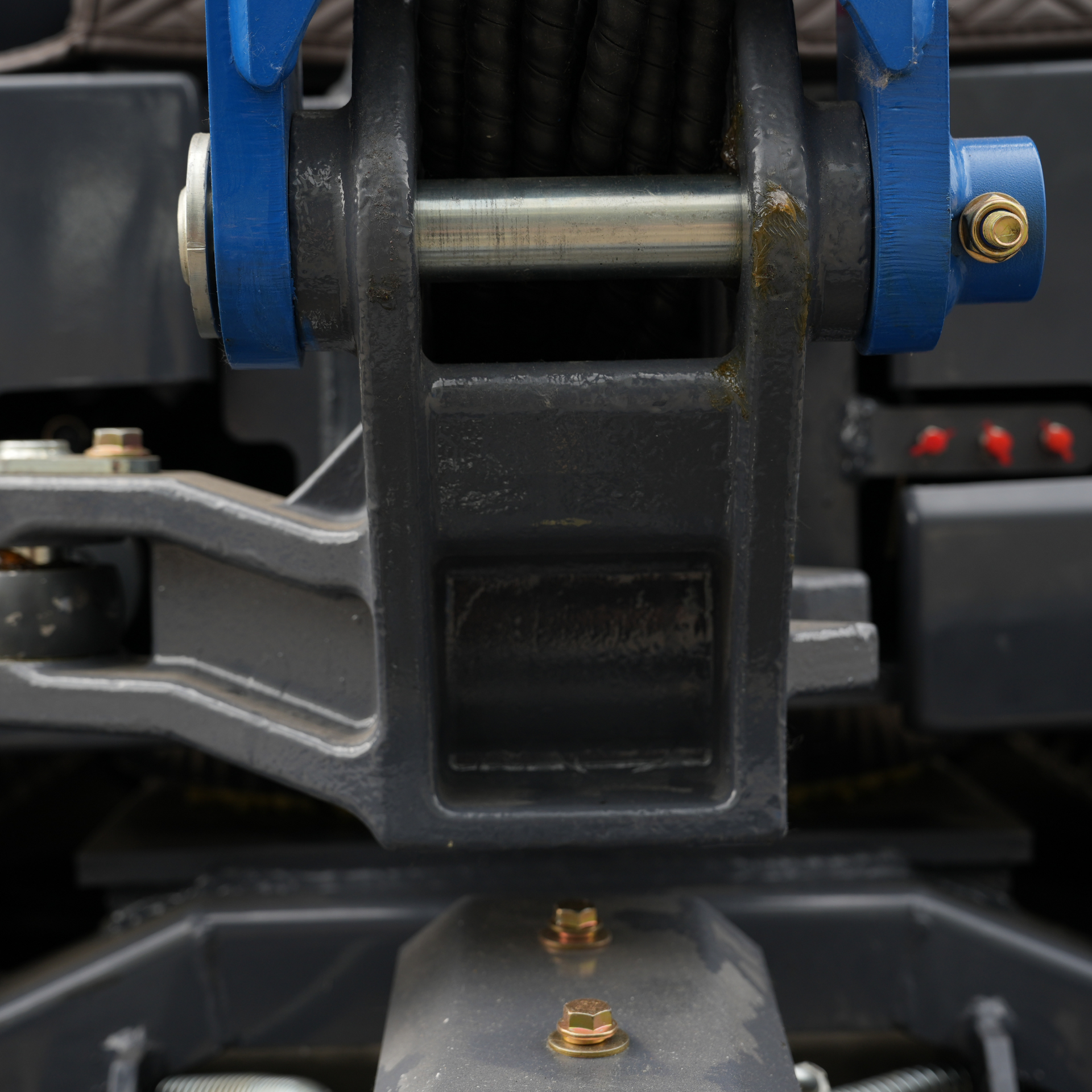 TYPHON TERROR XVII PRO 3800 lb mini excavator Hydraulic System Integrated Oil Cooler EPA-Certified Kubota D902 Engine