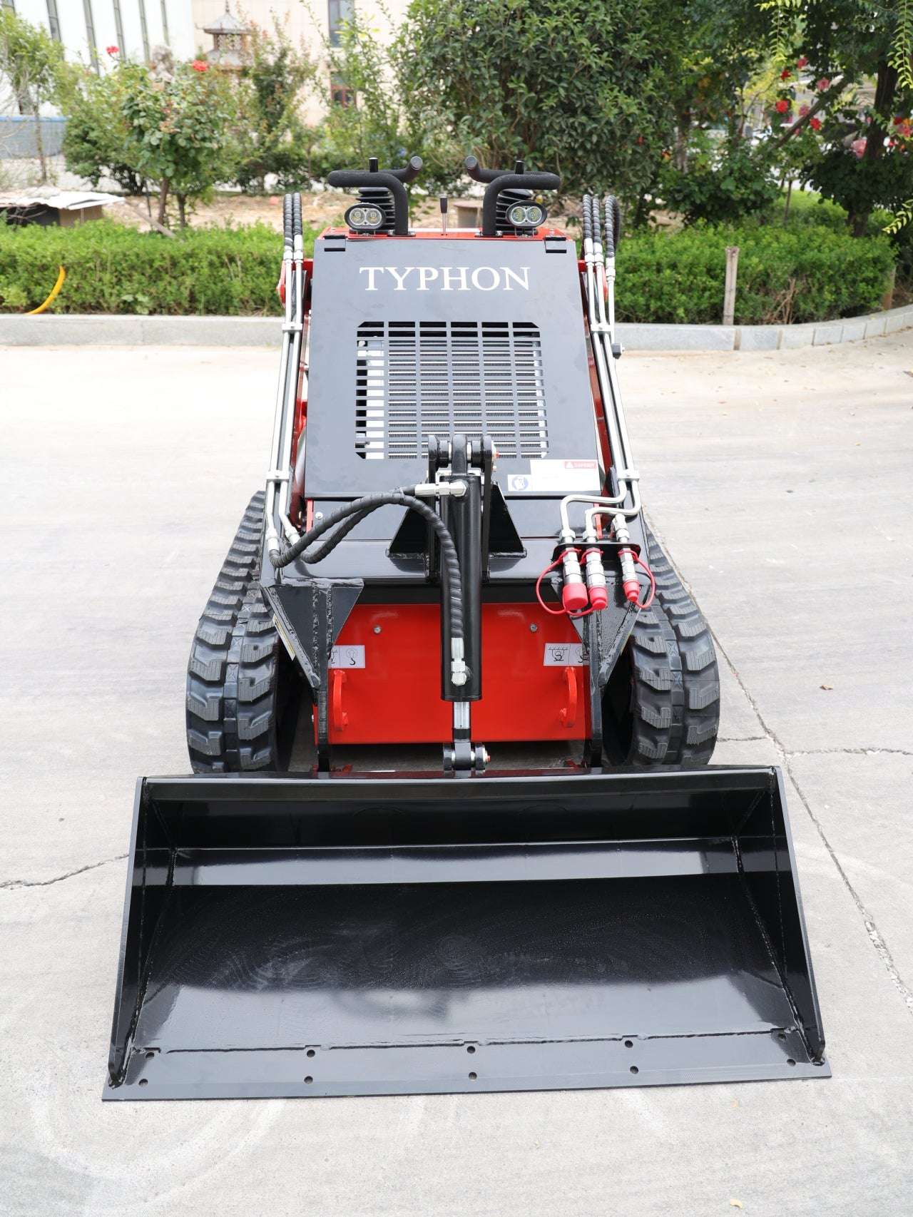 New TYPHON STOMP 1,800lbs Mini Skid Steer 21HP Honda Engine