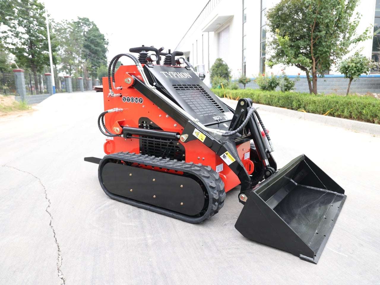 New TYPHON STOMP 1,800lbs Mini Skid Steer 21HP Honda Engine