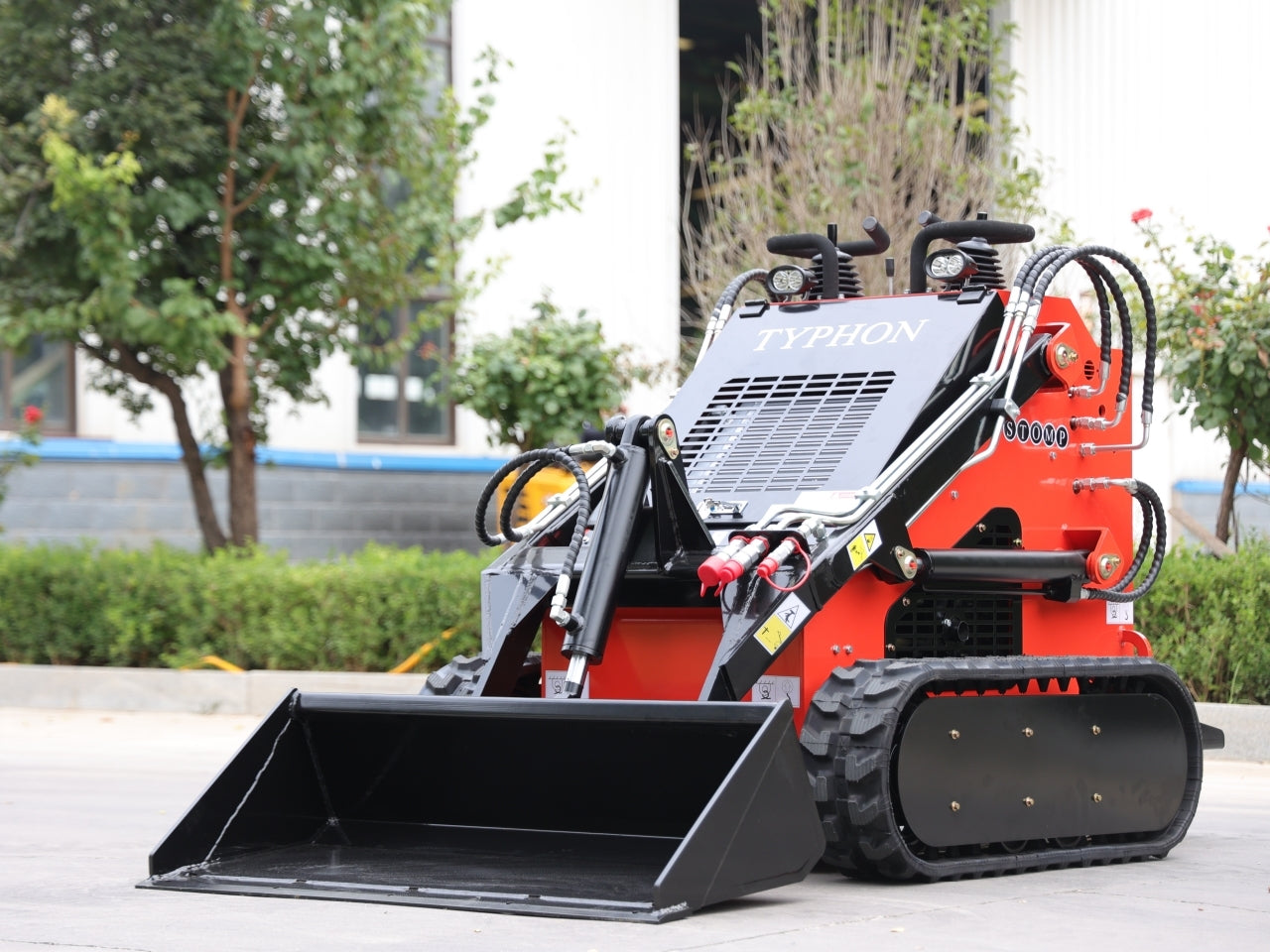 New TYPHON STOMP 1,800lbs Mini Skid Steer 21HP Honda Engine