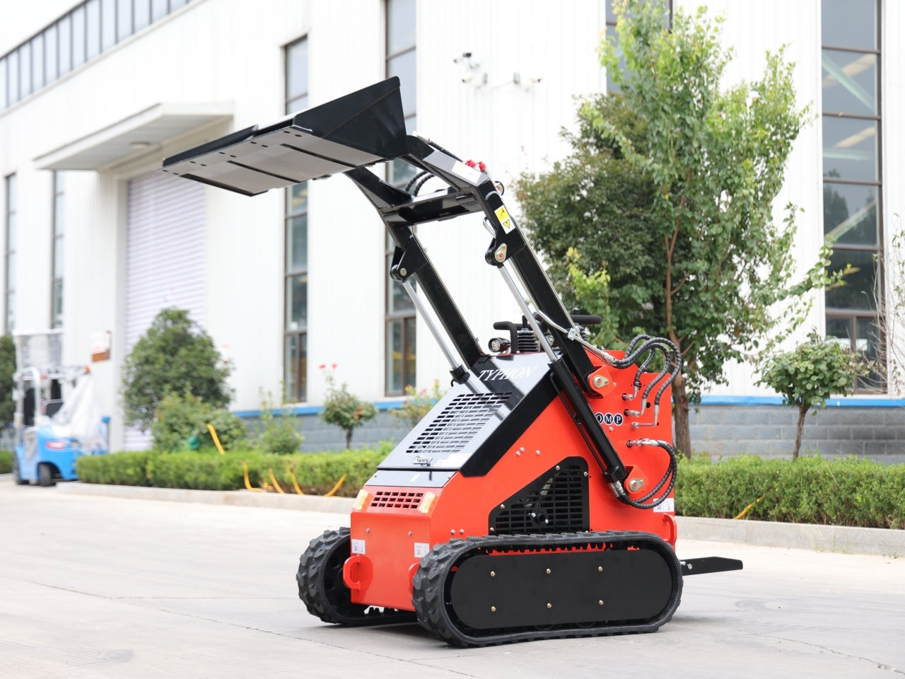 New TYPHON STOMP 1,800lbs Mini Skid Steer 21HP Honda Engine