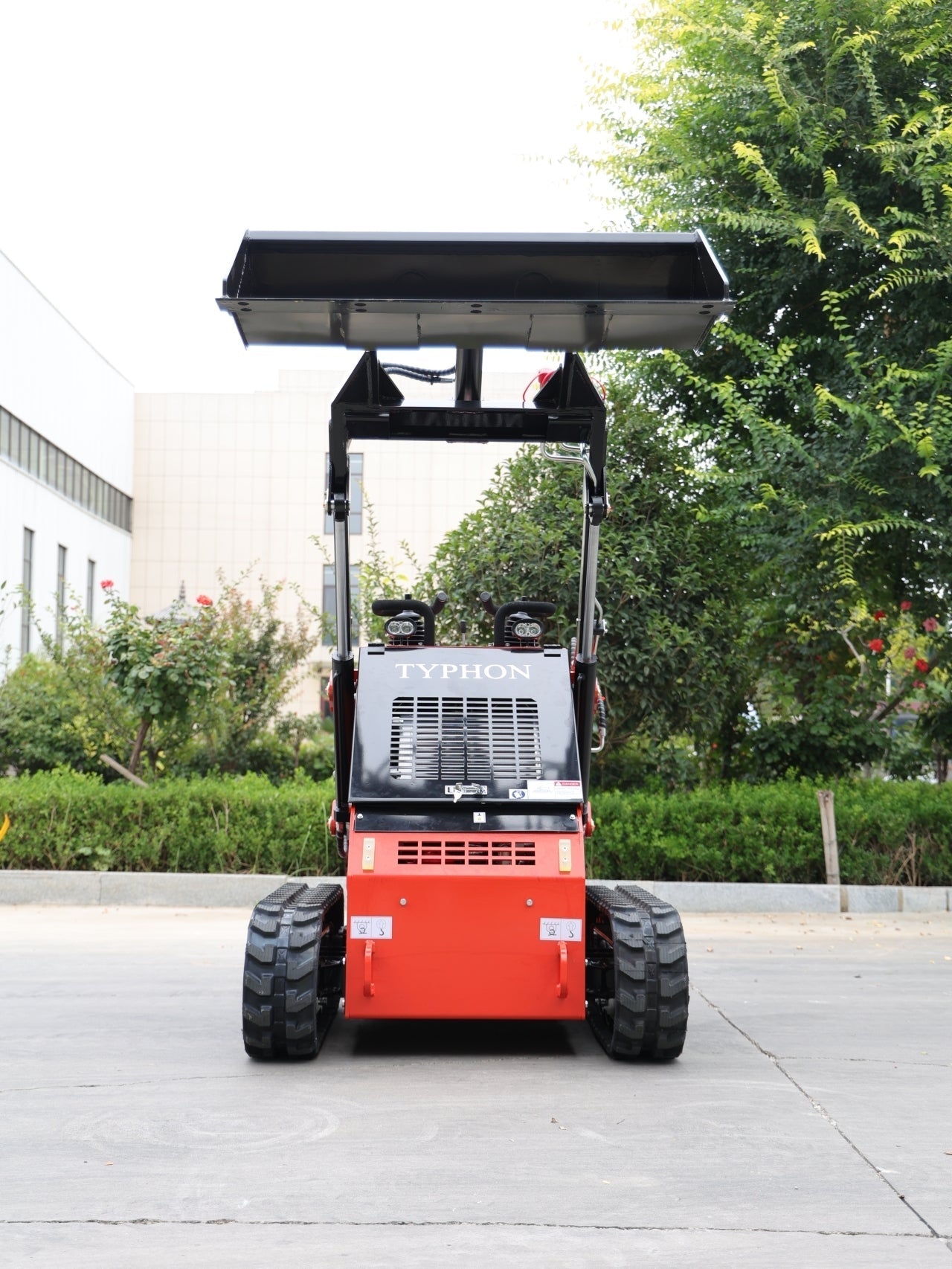 New TYPHON STOMP 1,800lbs Mini Skid Steer 21HP Honda Engine