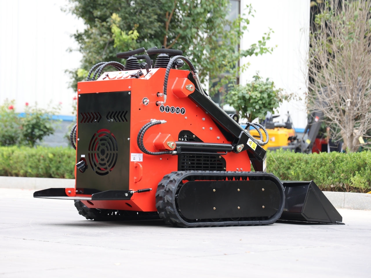 New TYPHON STOMP 1,800lbs Mini Skid Steer 21HP Honda Engine