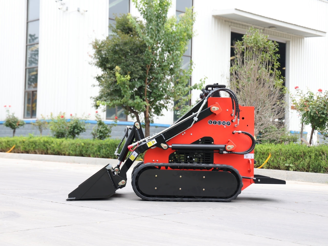 New TYPHON STOMP 1,800lbs Mini Skid Steer 21HP Honda Engine