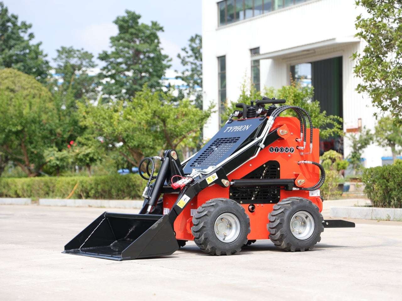 TYPHON STOMP 1,800lbs Mini Skid Steer 21 HP Wheel Honda GX630