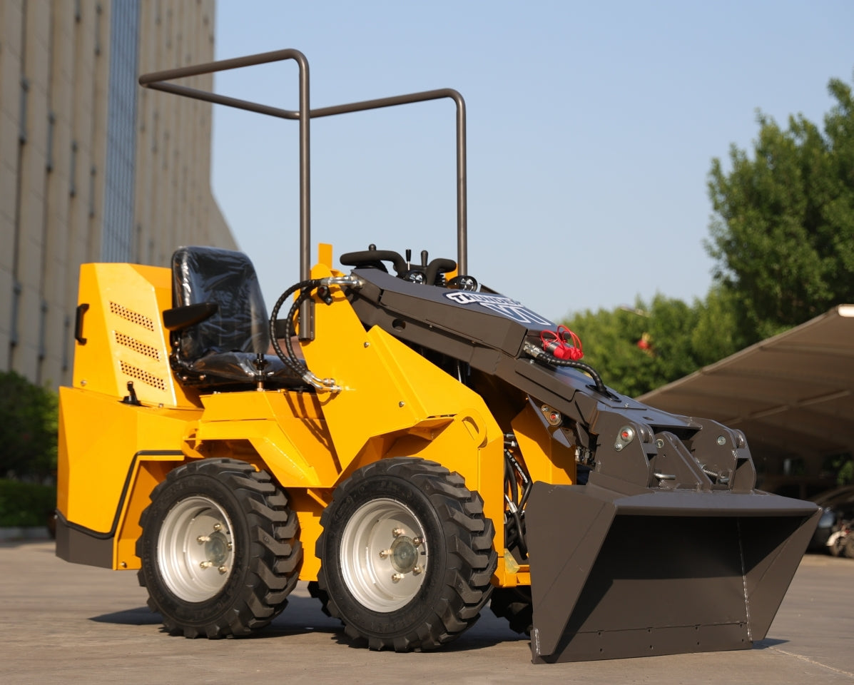 TYPHON Thunder VI 23hp EPA B&S Engine Wheel Loader USA