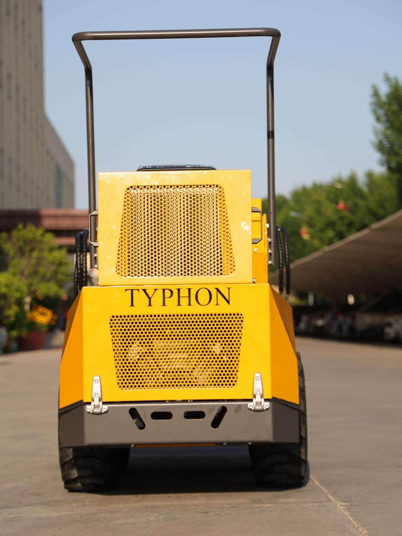 TYPHON Thunder VI 23hp EPA B&S Engine Wheel Loader USA