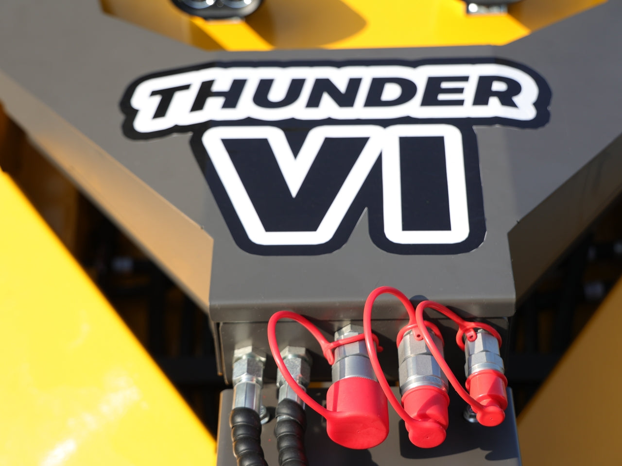 TYPHON Thunder VI 23hp EPA B&S Engine Wheel Loader USA