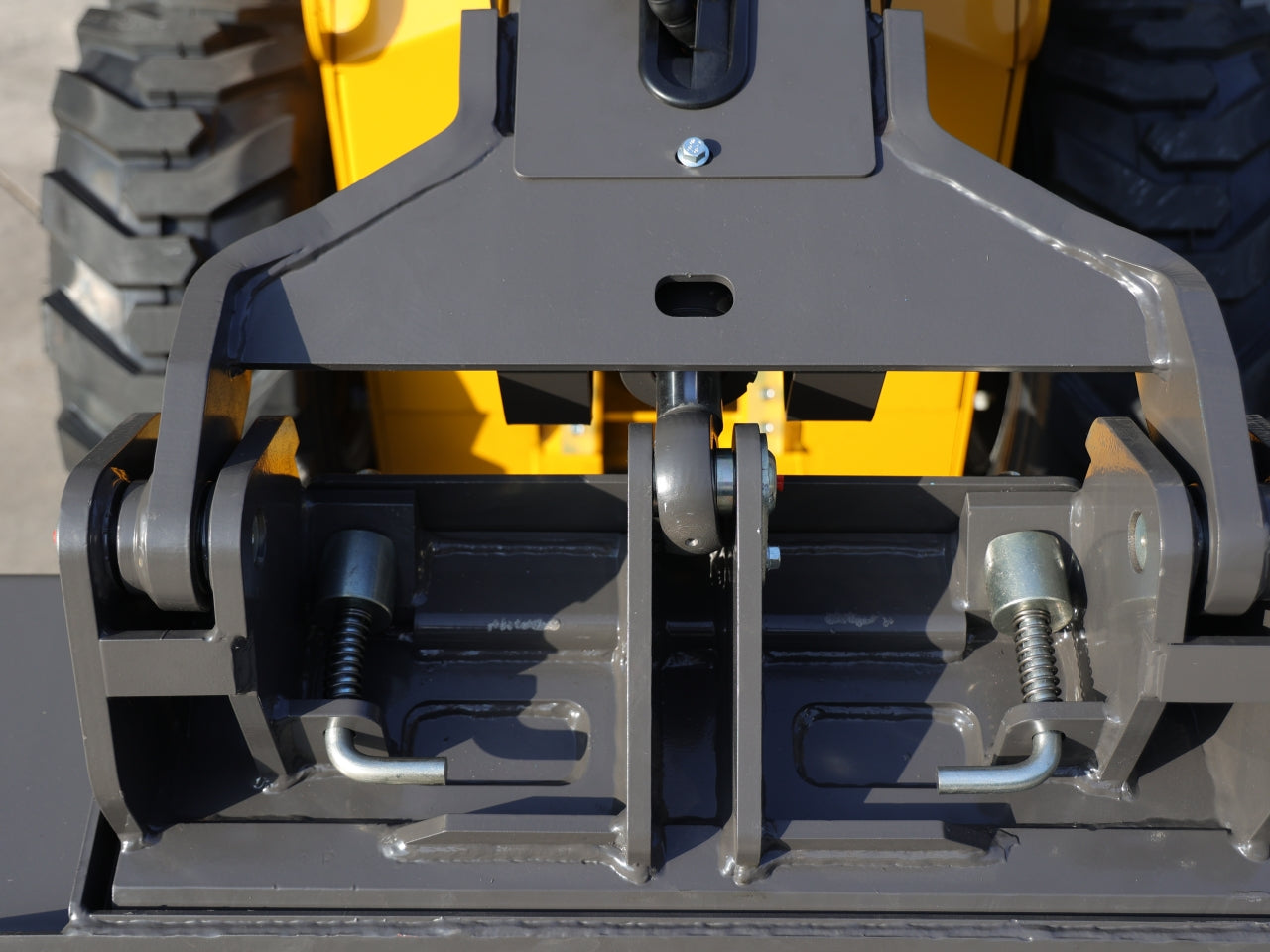 TYPHON Thunder VI 23hp EPA B&S Engine Wheel Loader USA