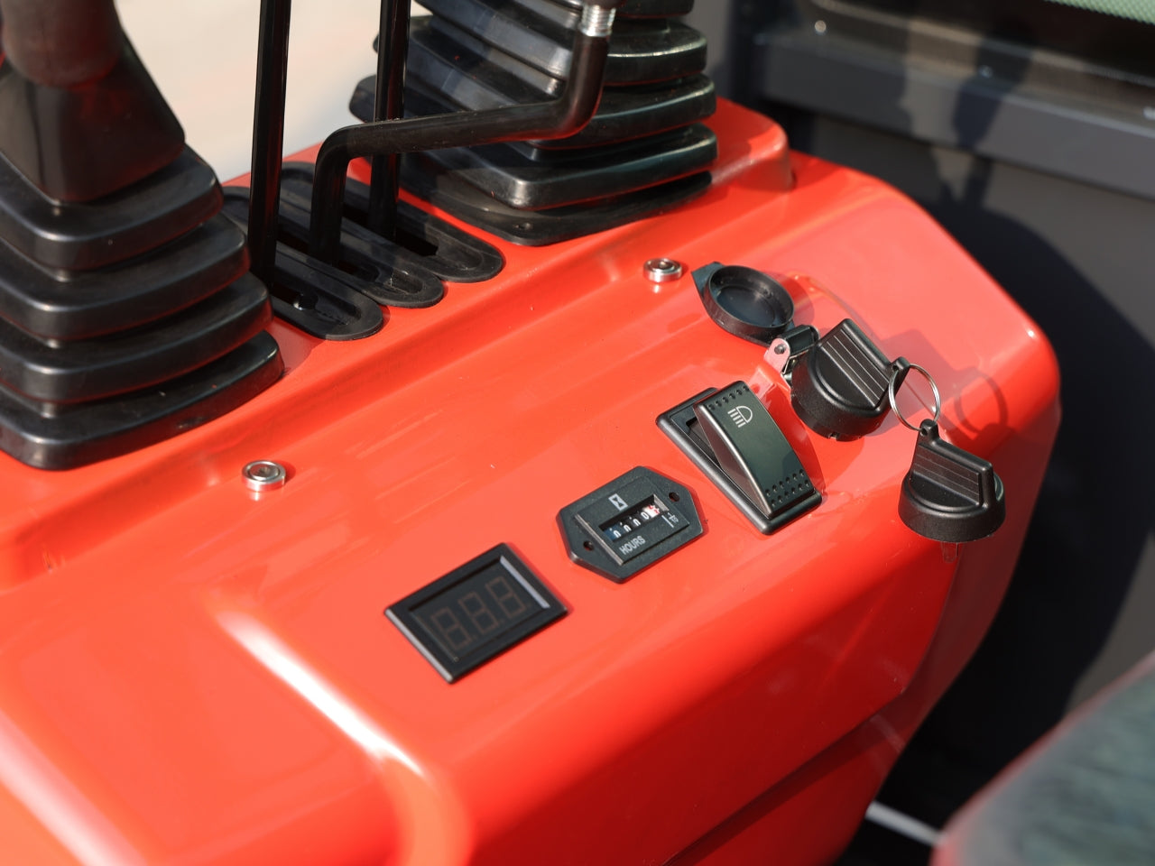TYPHON TERROR ONE Mini Excavator – 1.1 Ton 13.5hp B&S Engine