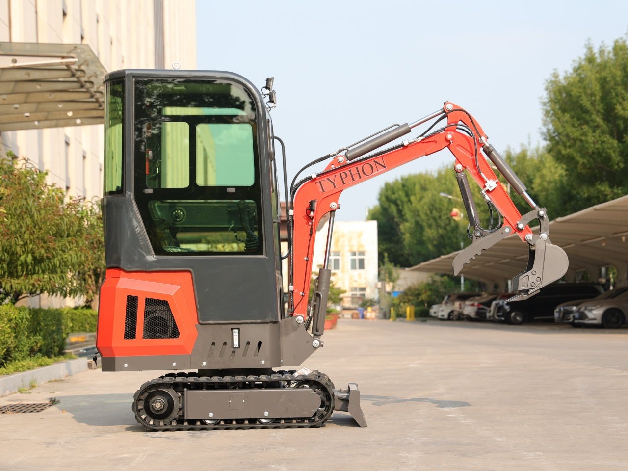 TYPHON TERROR ONE Mini Excavator – 1.1 Ton 13.5hp B&S Engine