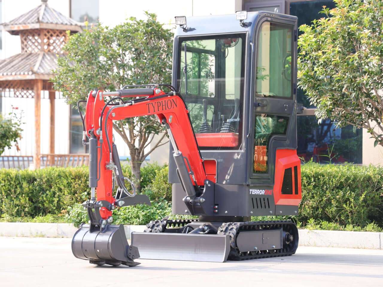 TYPHON TERROR ONE Mini Excavator – 1.1 Ton 13.5hp B&S Engine