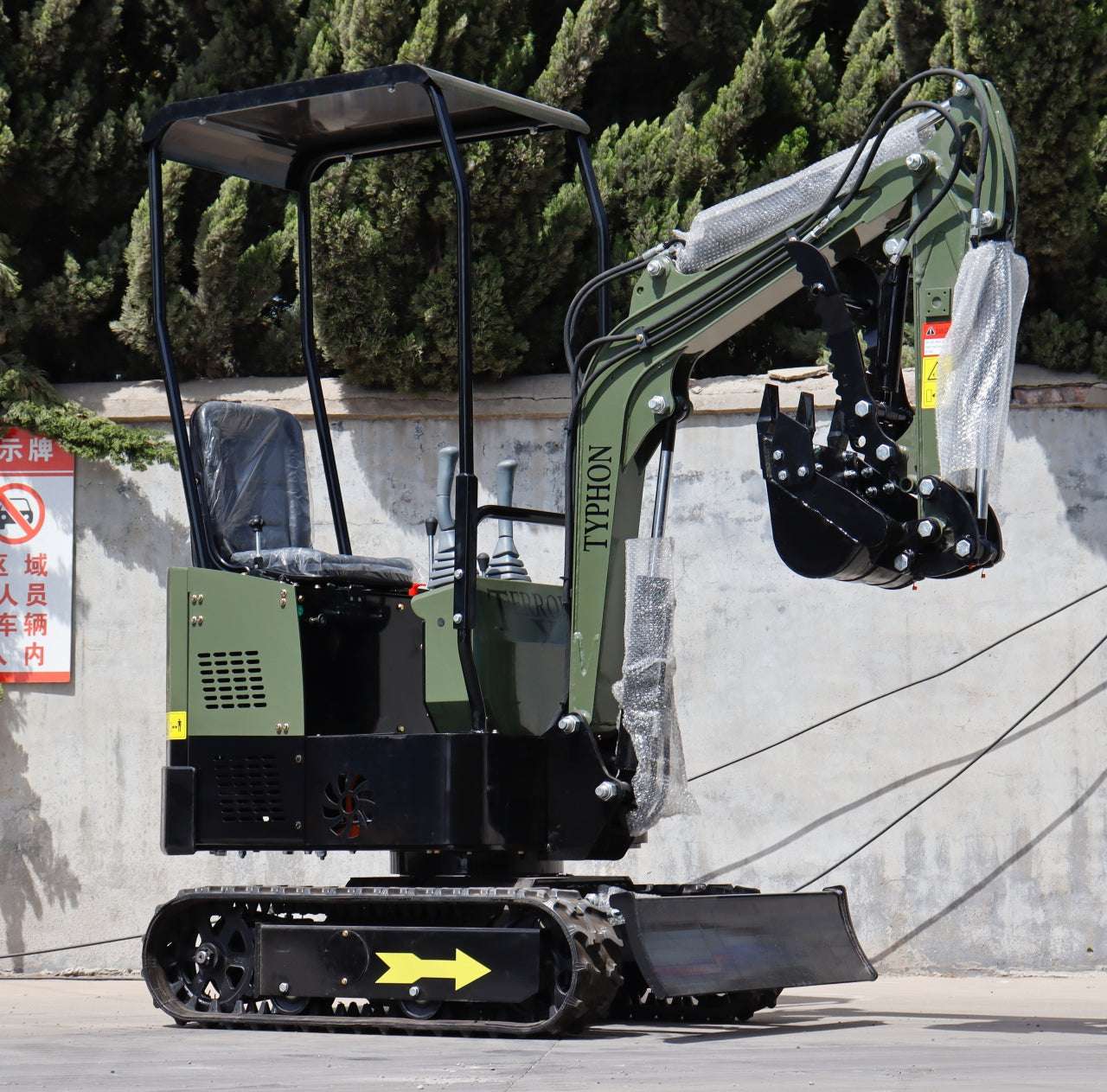 TYPHON TERROR X STORM Mini Excavator – 1 Ton with Canopy
