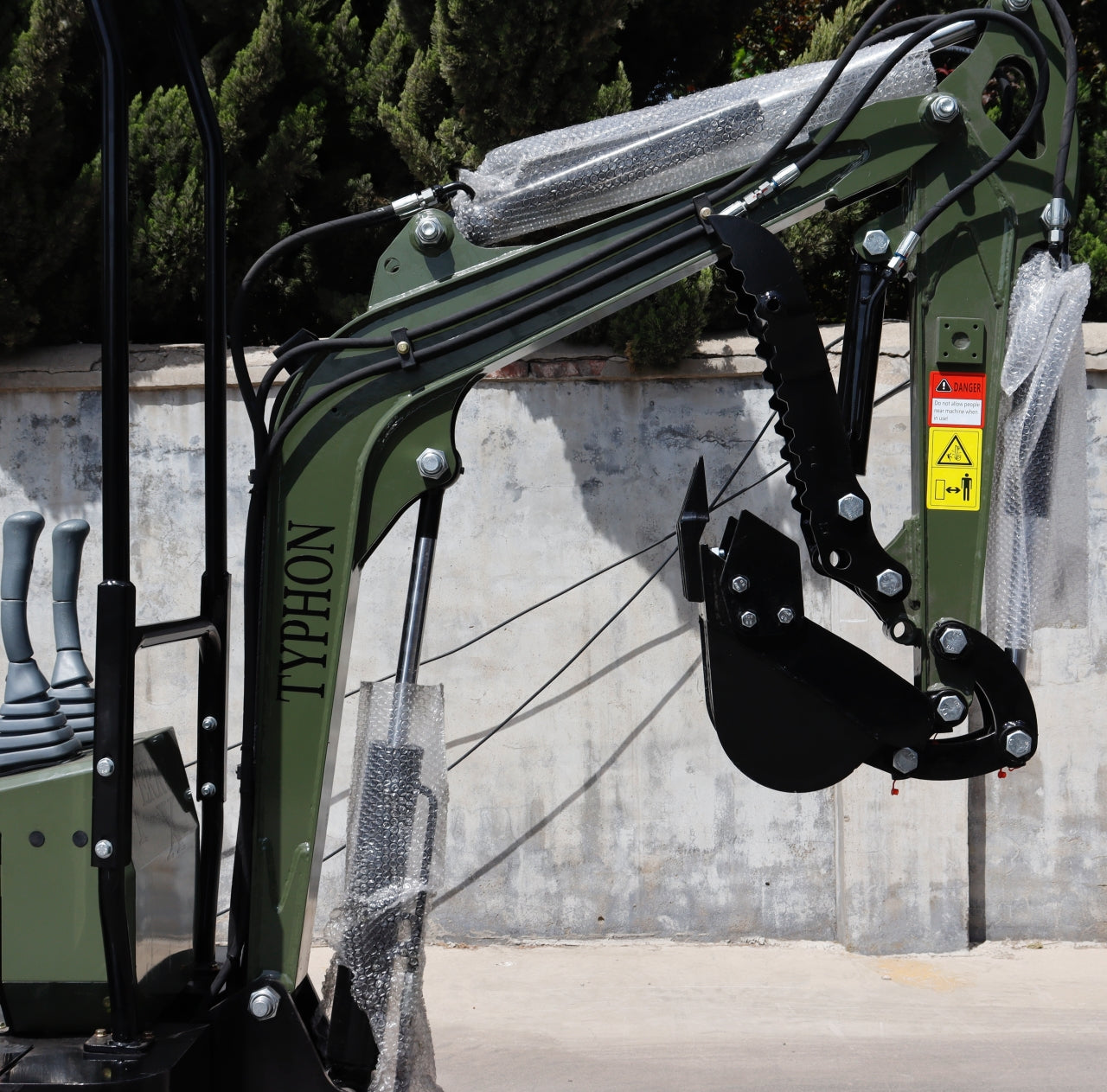 TYPHON TERROR X STORM Mini Excavator – 1 Ton with Canopy