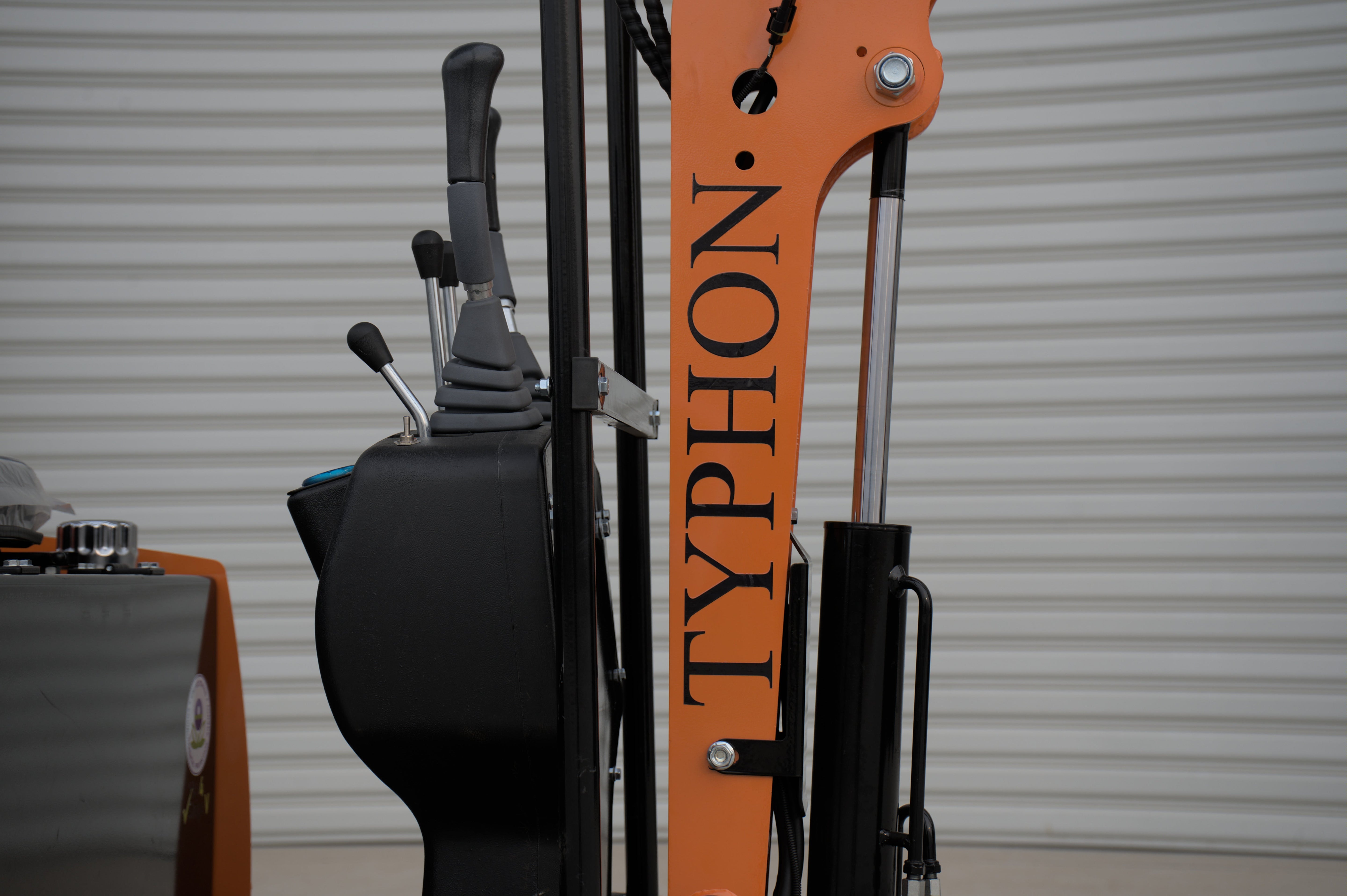 TYPHON TYRANT X 1-Ton Mini Excavator 13.5HP Briggs & Stratton Engine, Hydraulic Thumb Clip, Dozer Blade, 360° Body Swing