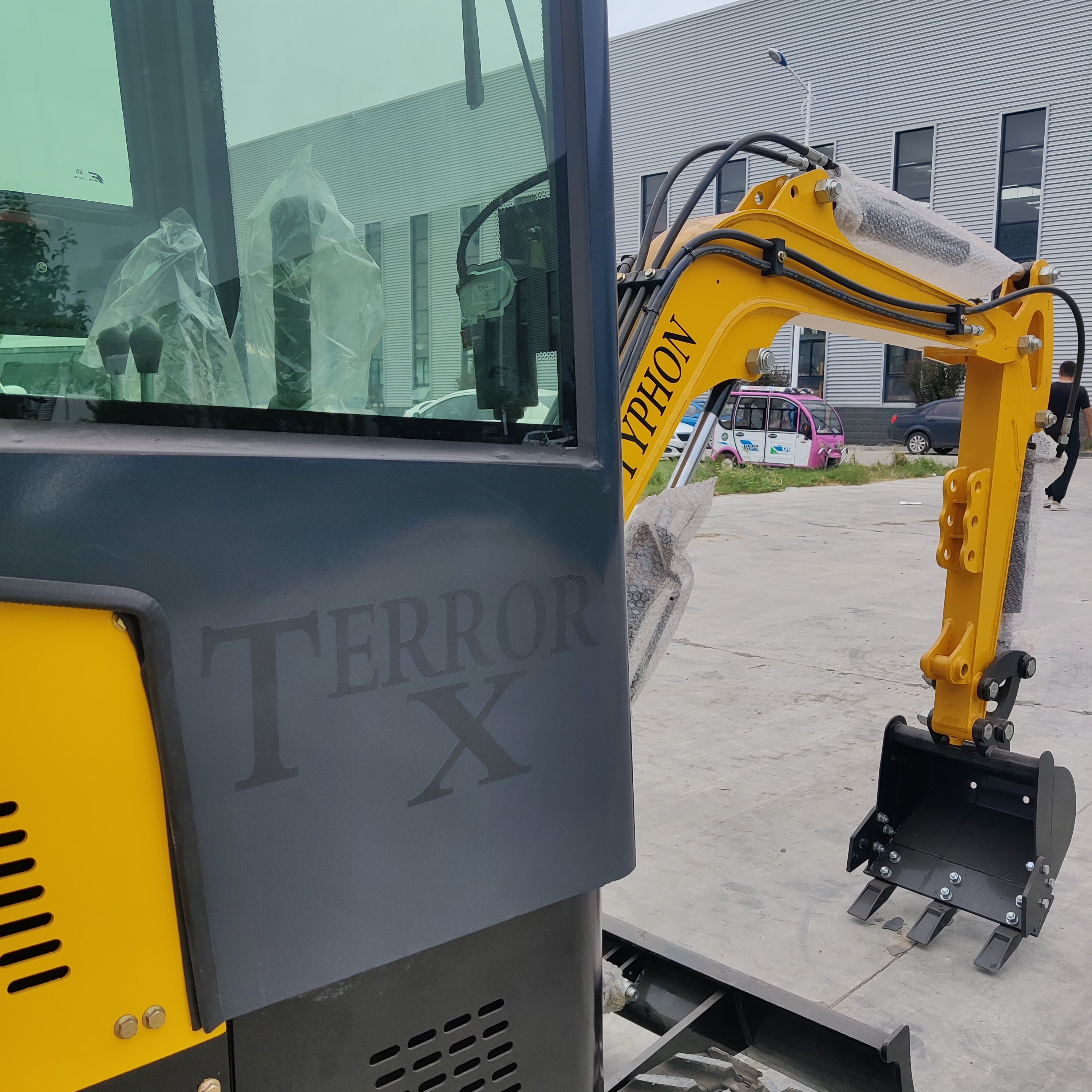 TYPHON Terror X Mini Excavator – 2,500lb Trench Digger with Cabin, 380mm Wide Bucket