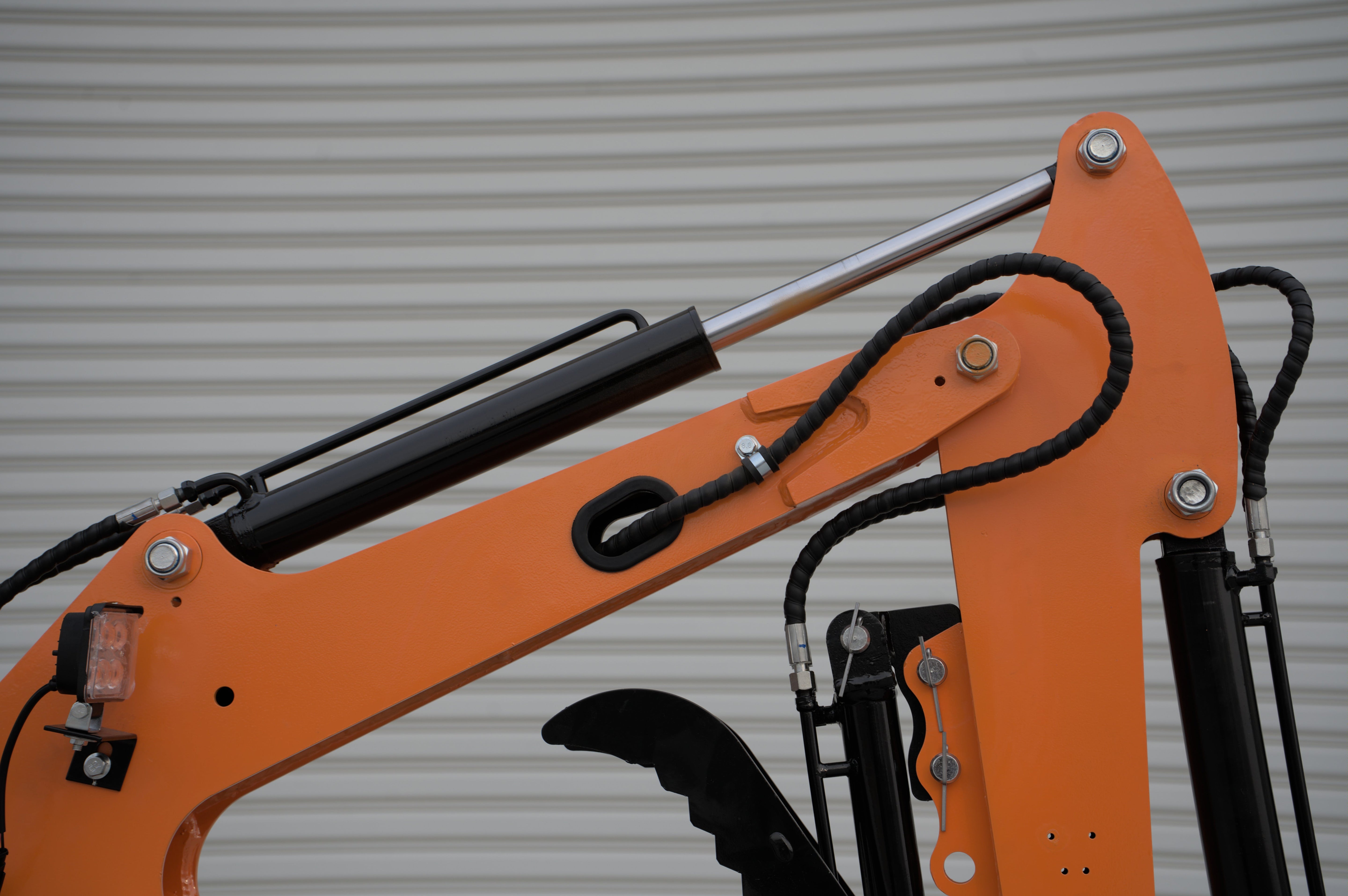 TYPHON TYRANT X 1-Ton Mini Excavator 13.5HP Briggs & Stratton Engine, Hydraulic Thumb Clip, Dozer Blade, 360° Body Swing