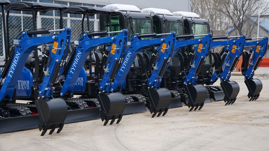 2025 3800 lb TYPHON TERROR XVII Mini Excavator Kubota D902