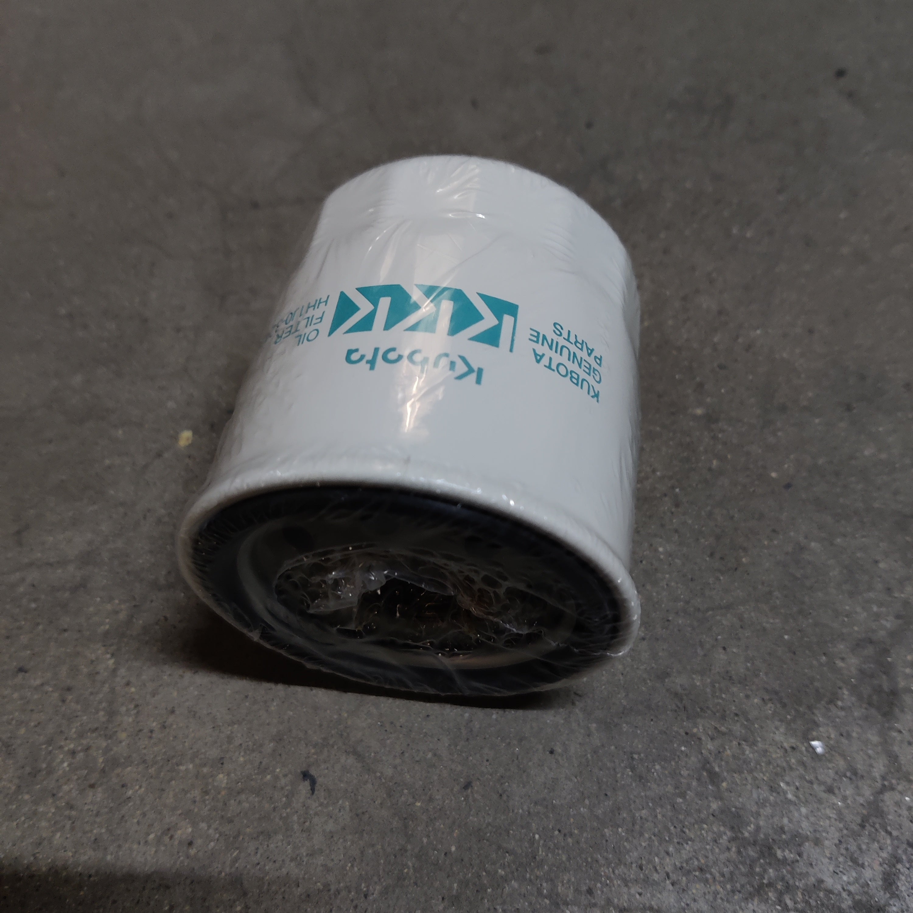 Oil Filter Replacement HH1J0-32430 For Kubota D722 D902 Engine Accessories